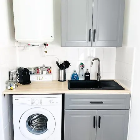 A Deux Pas Situé En Hyper Centre Appartement *