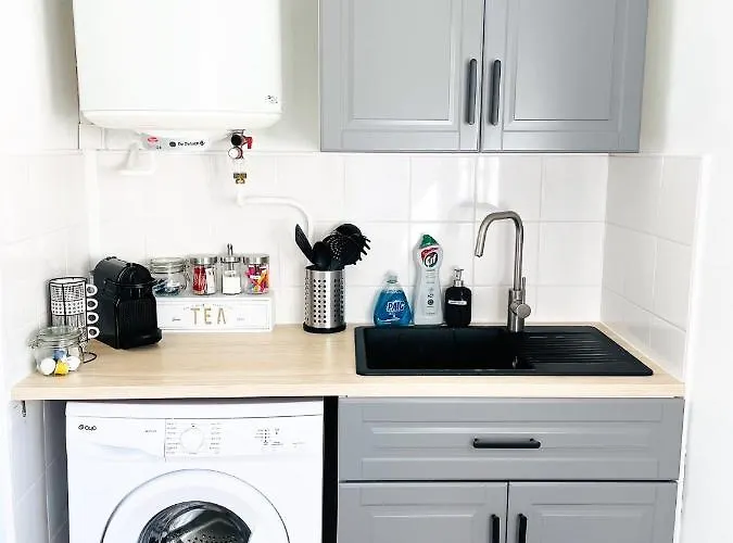 A Deux Pas Situe En Hyper Centre דירה *