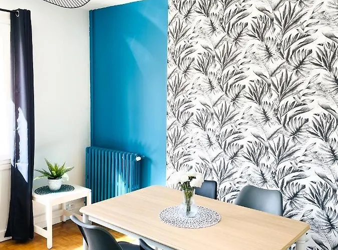 A Deux Pas Situe En Hyper Centre דירה